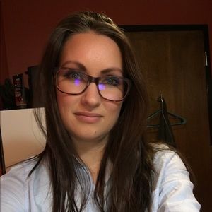 Meet your Posher, Leeann